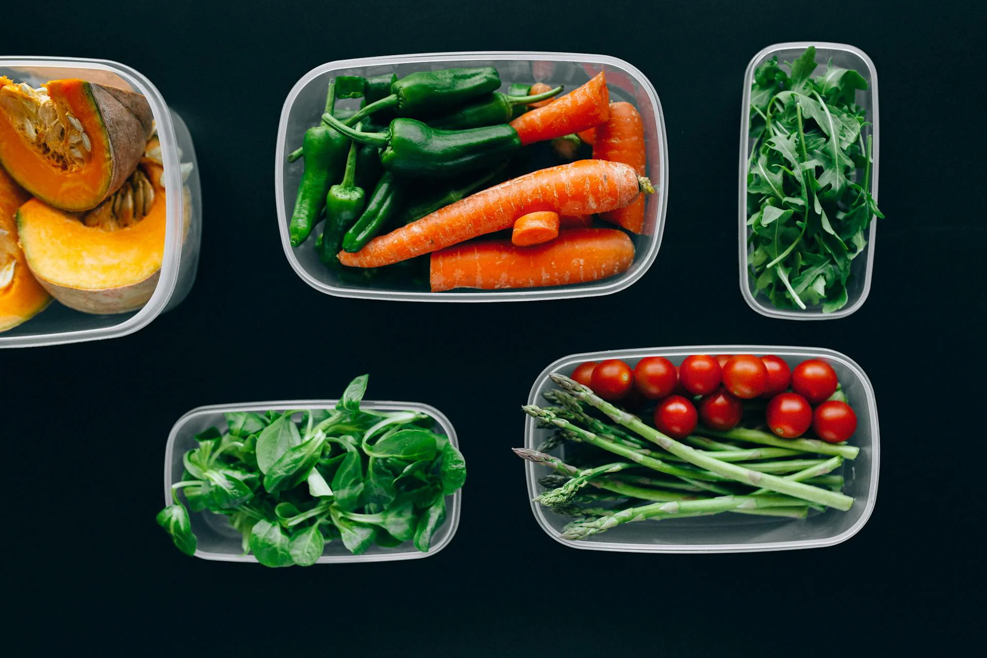 Hamur işlerinin ıslanmasını veya hasar görmesini önlemek için Tek Kullanımlık Plastik Pasta Kutusunda saklamak için en iyi uygulamalar nelerdir?